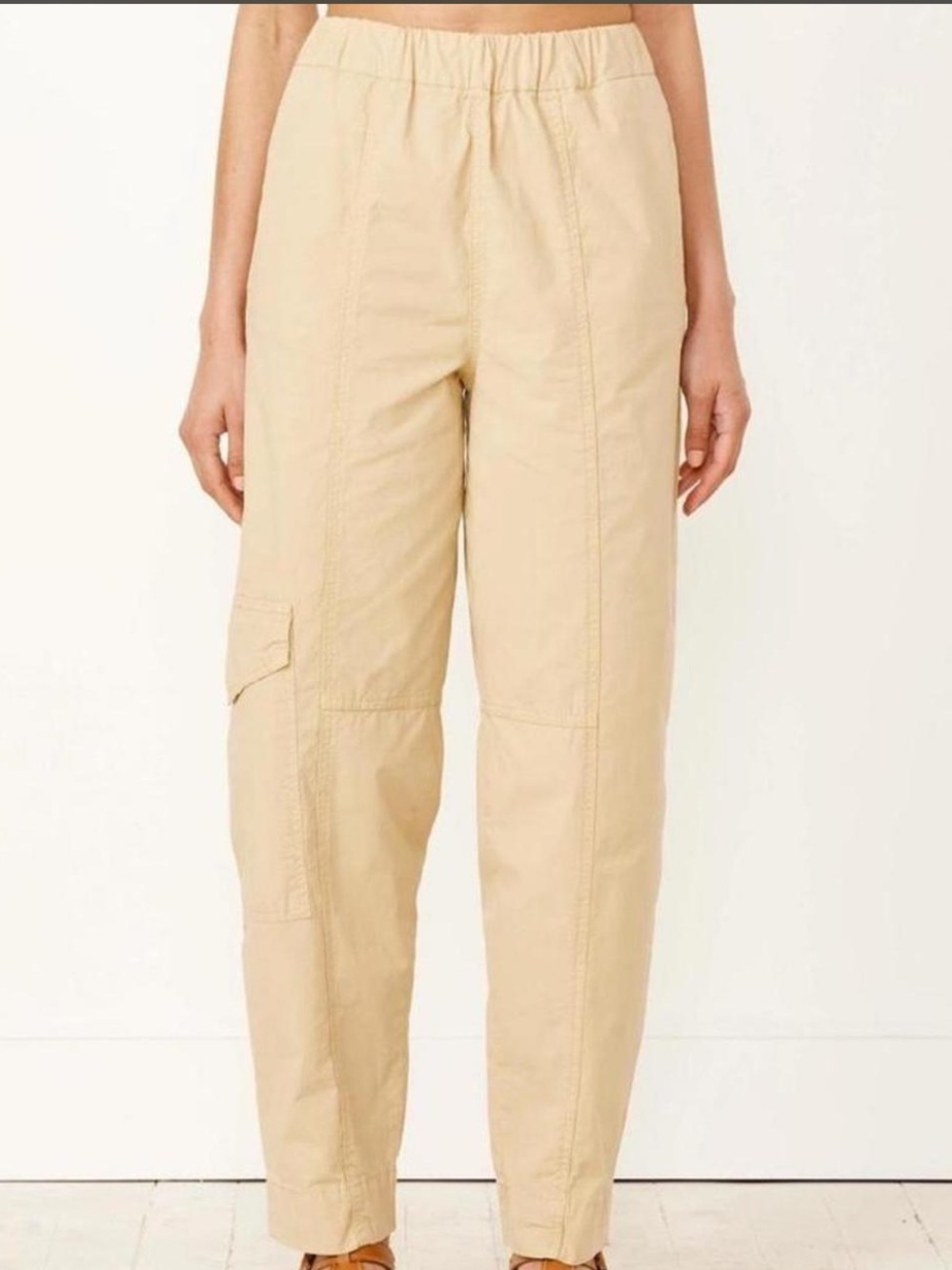 Ganni Washed Cotton Canvas Elasticated Curve Pant in Pale Khaki. Size 38
